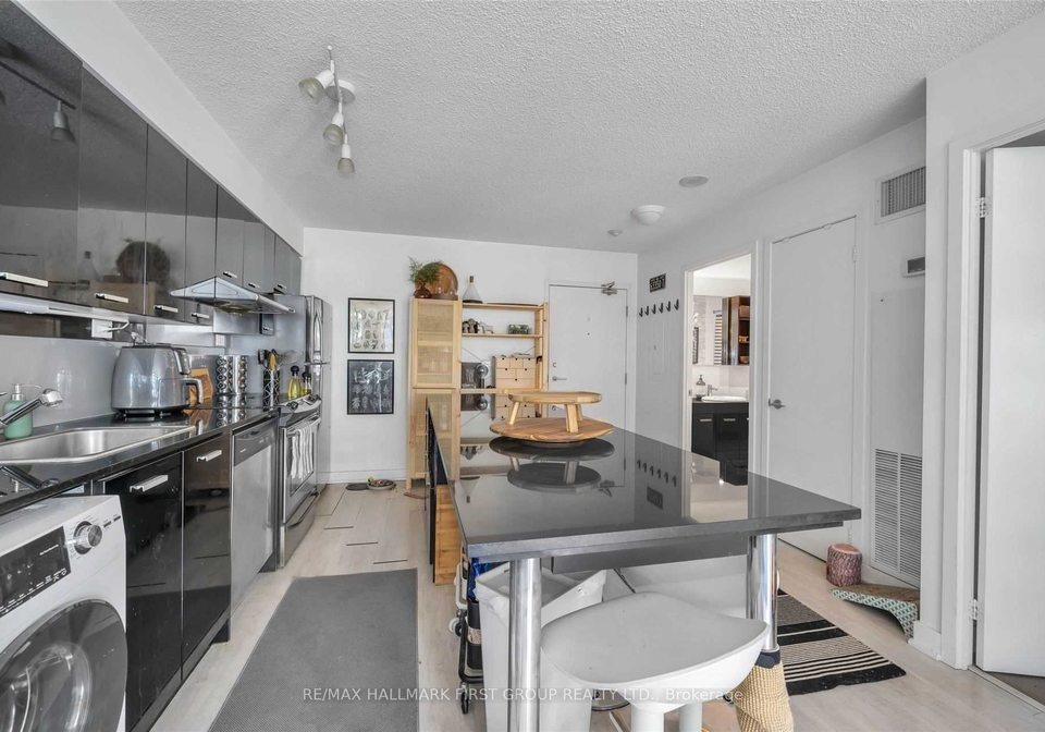 19-singer-court-north-york-ontario-c12570414