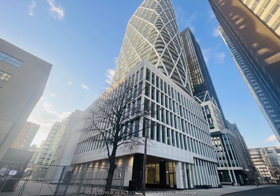 230-simcoe-street-toronto-ontario-c12570726