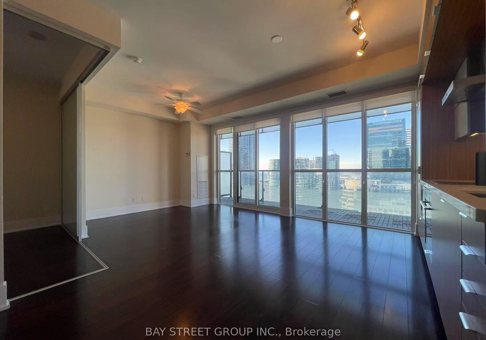 300-front-street-toronto-ontario-c12570782