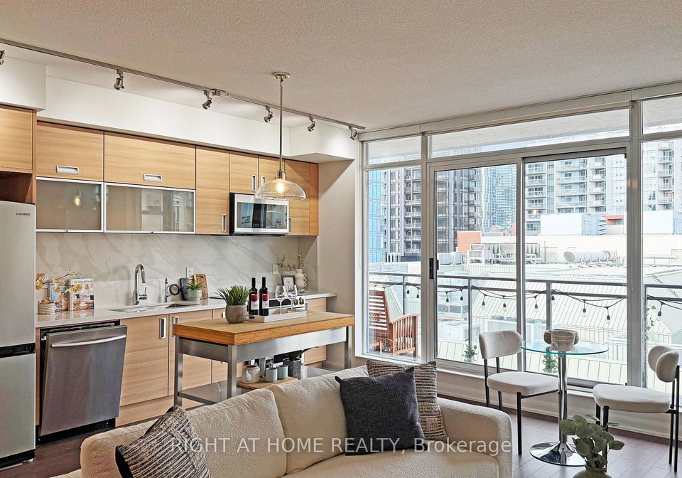 205-frederick-street-toronto-ontario-c12570806