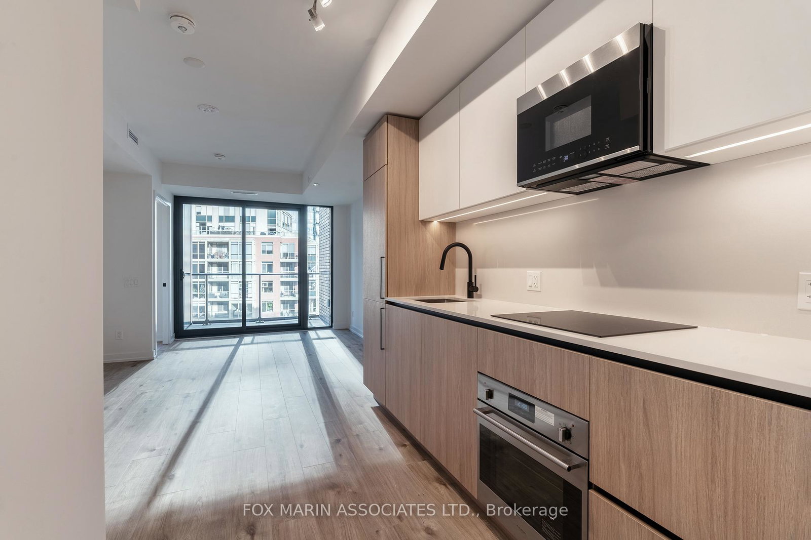 35-parliament-street-toronto-ontario-c12571102