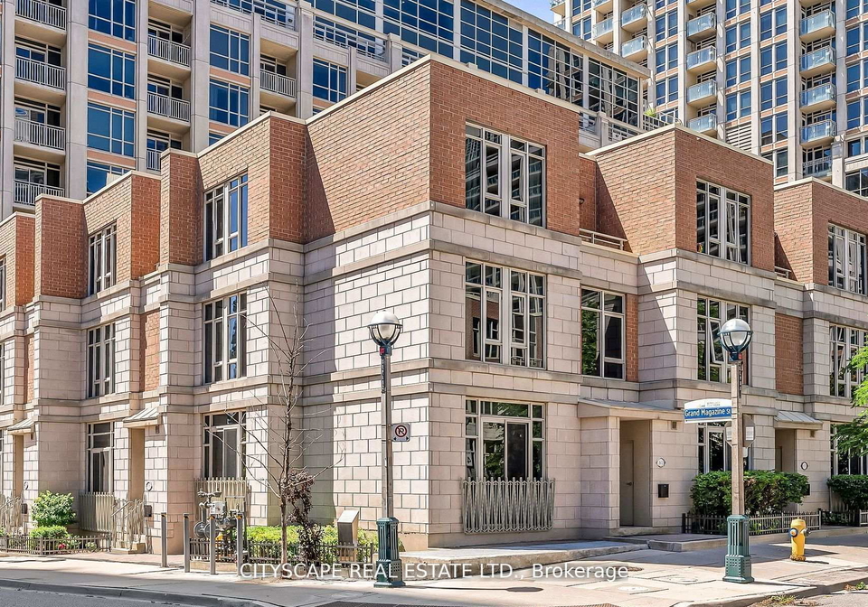 81-sloping-sky-mews-toronto-ontario-c12571768