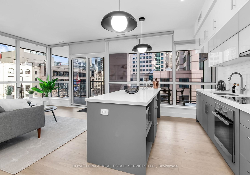8-mercer-street-toronto-ontario-c12572406