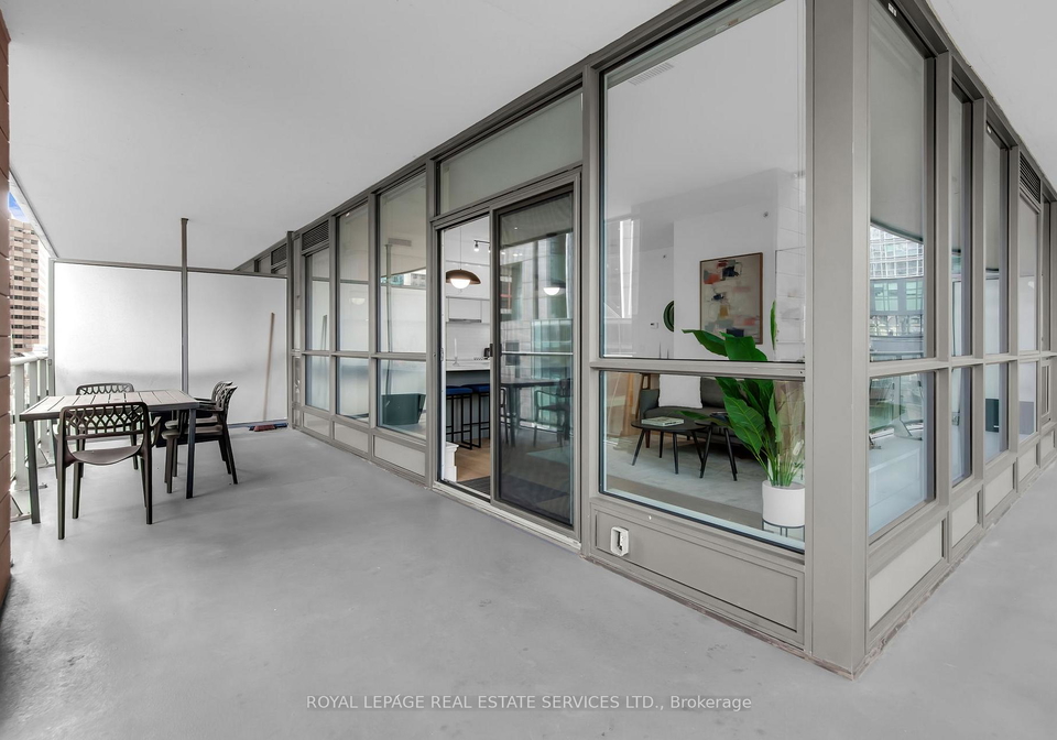 8-mercer-street-toronto-ontario-c12572406