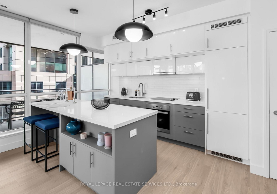 8-mercer-street-toronto-ontario-c12572406