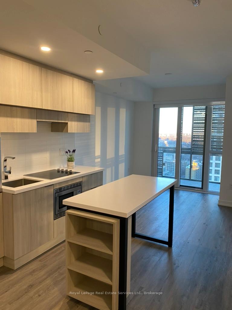 39-roehampton-avenue-e-toronto-ontario-c12572560