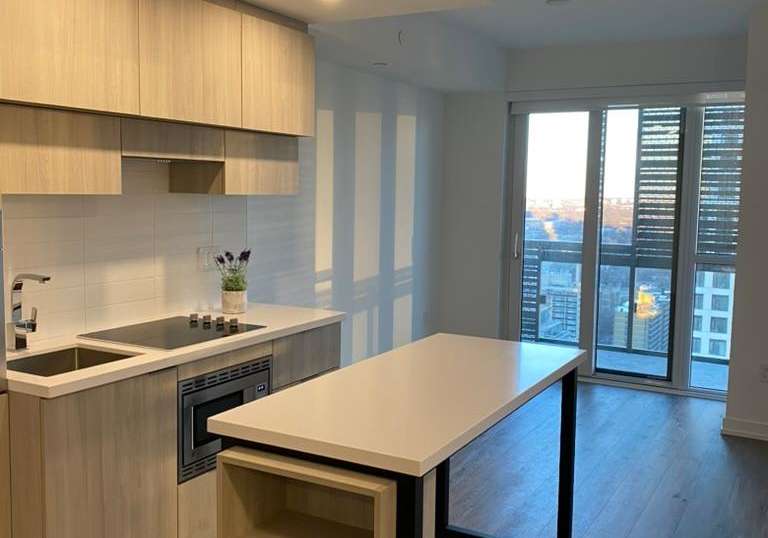 39-roehampton-avenue-e-toronto-ontario-c12572560