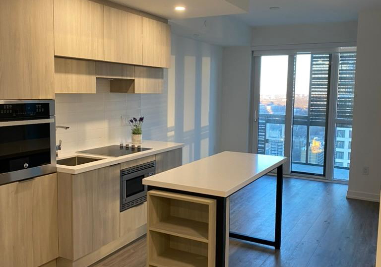39-roehampton-avenue-e-toronto-ontario-c12572560