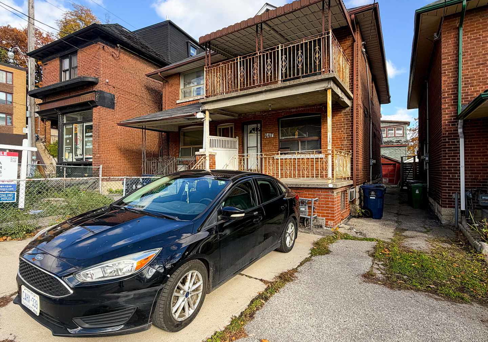 447-christie-street-toronto-ontario-c12572694