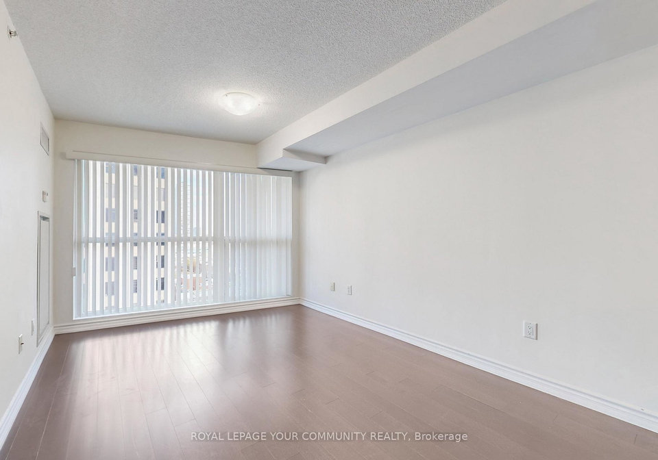 386-yonge-street-toronto-ontario-c12572696