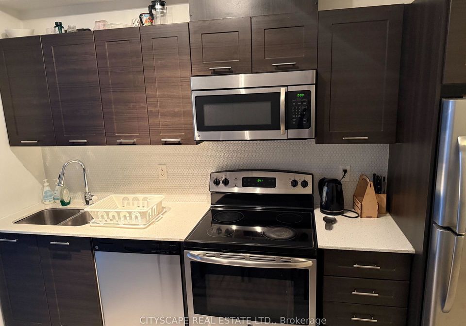 20-bruyeres-mews-toronto-ontario-c12572742