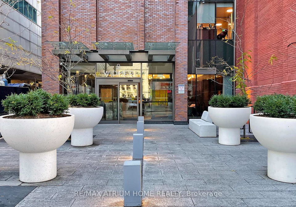 8-widmer-street-toronto-ontario-c12573054
