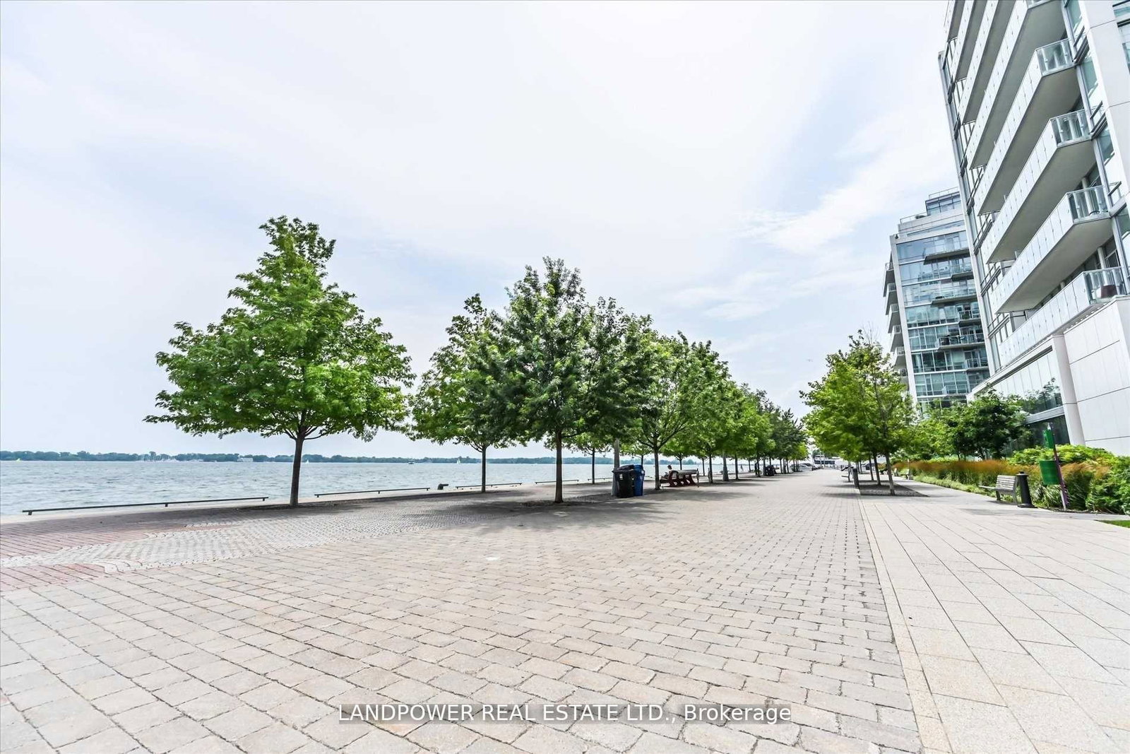 15-queens-quay-e-toronto-ontario-c12573362