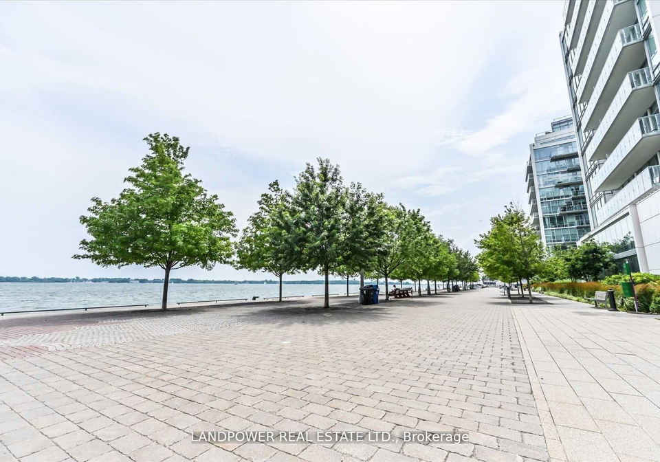 15-queens-quay-e-toronto-ontario-c12573362