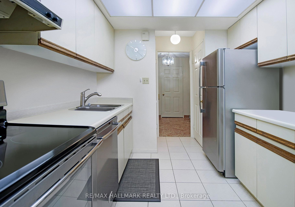 211-st-patrick-street-toronto-ontario-c12573460