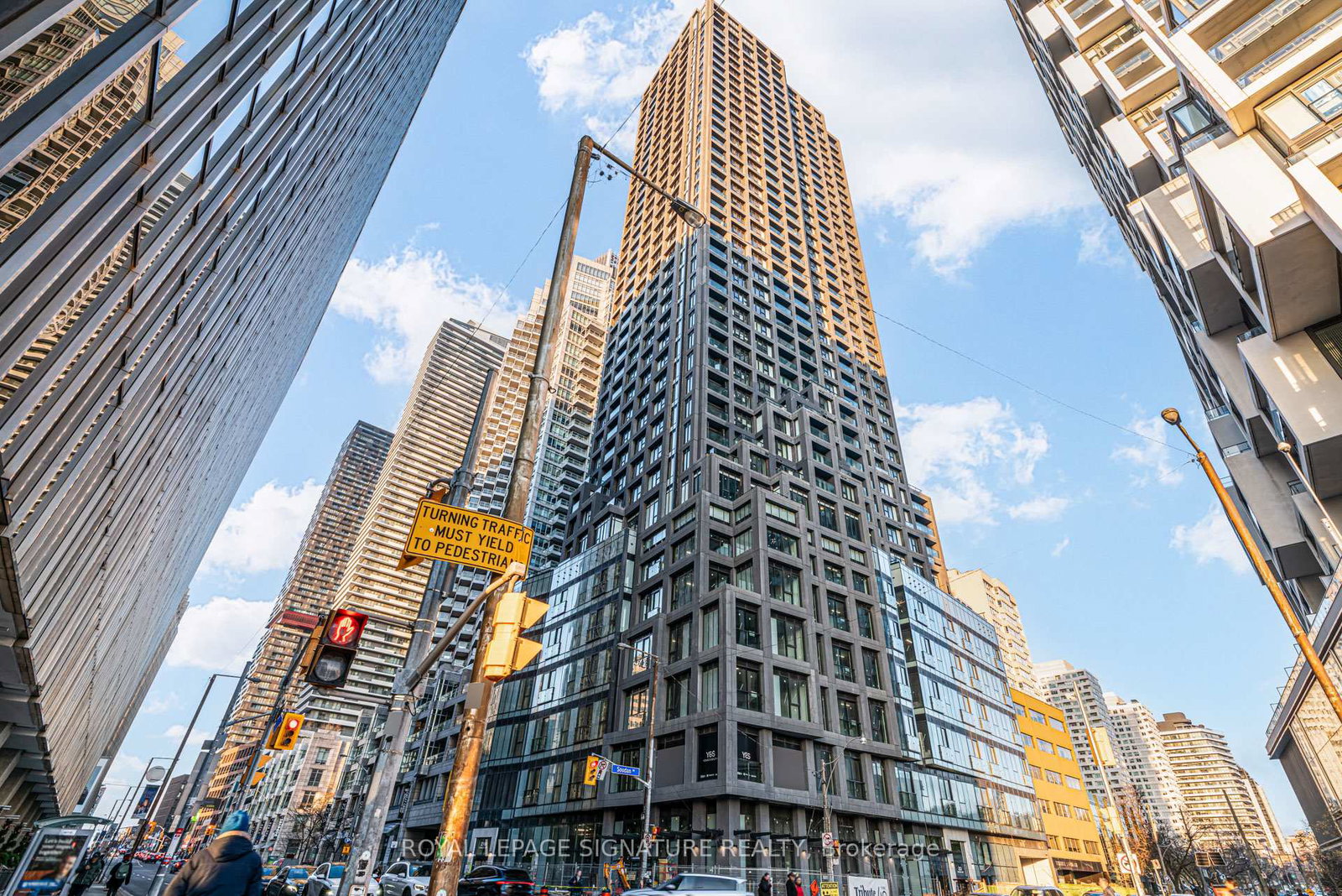 20-soudan-avenue-toronto-ontario-c12573616