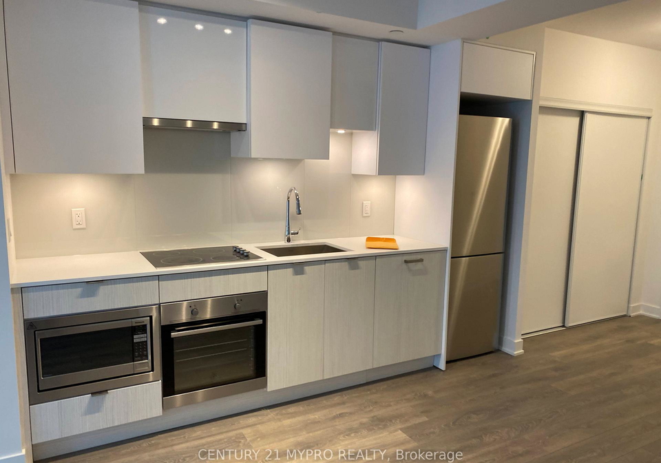 99-broadway-avenue-toronto-ontario-c12573676