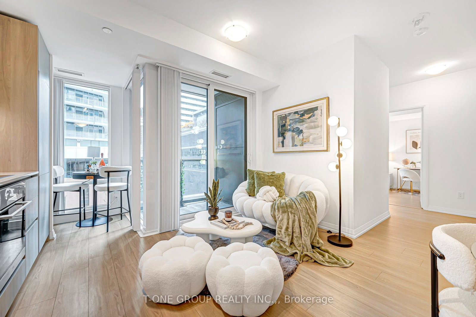 8-widmer-street-toronto-ontario-c12573914