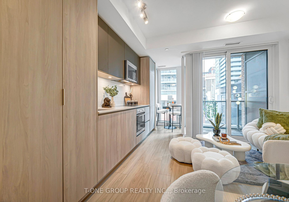 8-widmer-street-toronto-ontario-c12573914