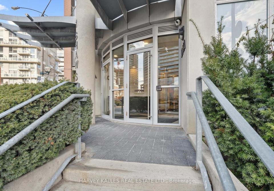 1-shaw-street-toronto-ontario-c12574178