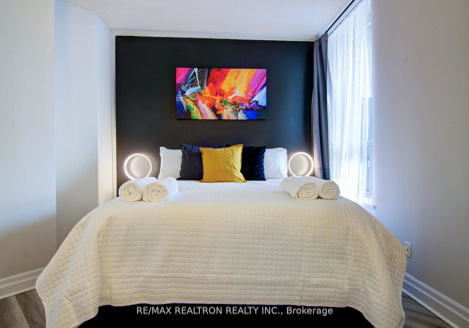 70-alexander-street-toronto-ontario-c12574366