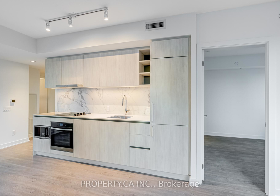 8-wellesley-street-w-toronto-ontario-c12574420