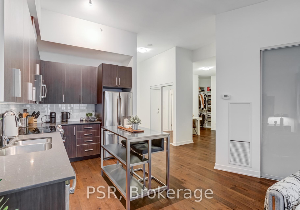 20-bruyeres-mews-toronto-ontario-c12574440