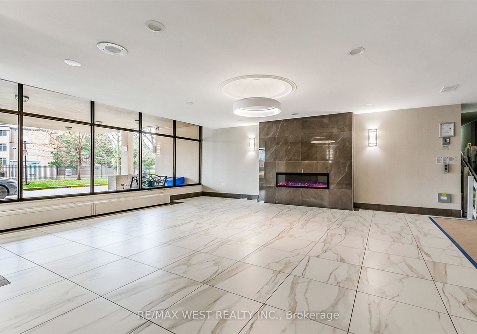 130-neptune-drive-toronto-ontario-c12574504