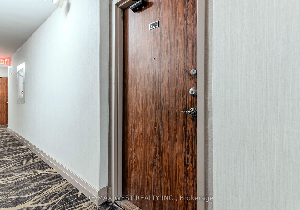 130-neptune-drive-toronto-ontario-c12574504