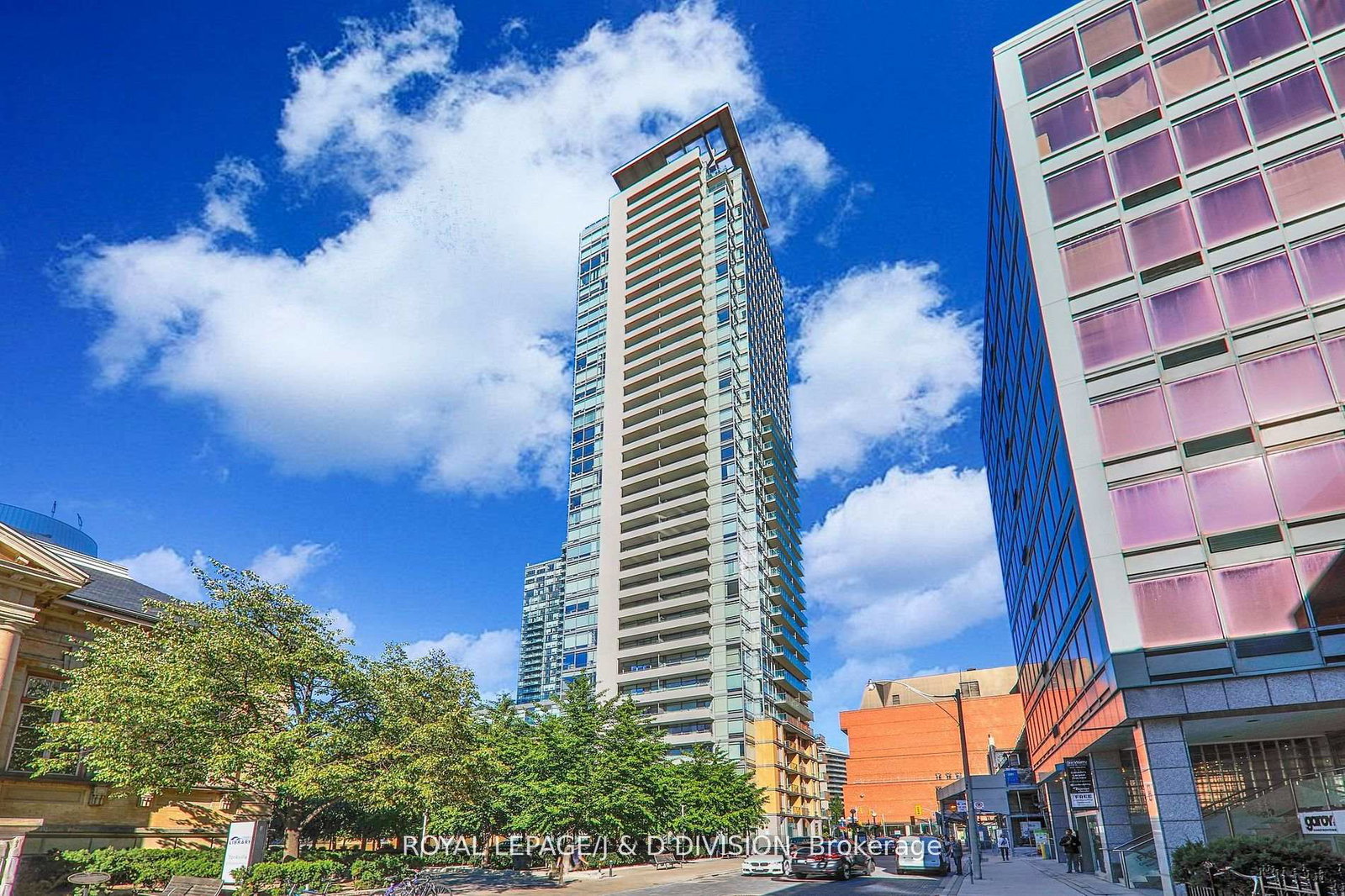 18-yorkville-avenue-toronto-ontario-c12574760