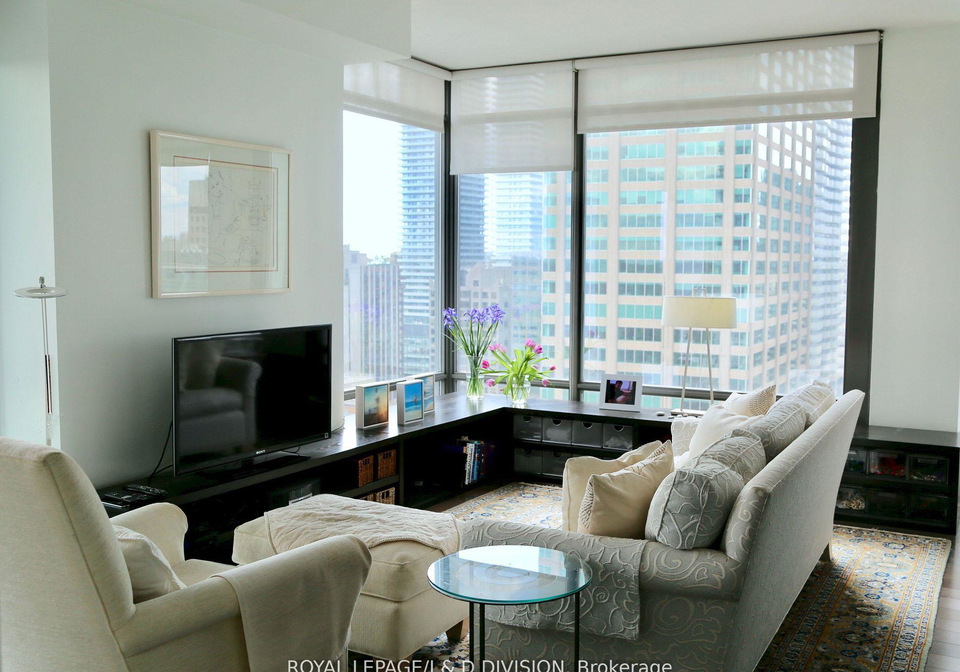 18-yorkville-avenue-toronto-ontario-c12574760