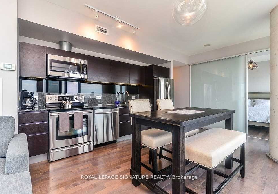 70-distillery-lane-toronto-ontario-c12574888