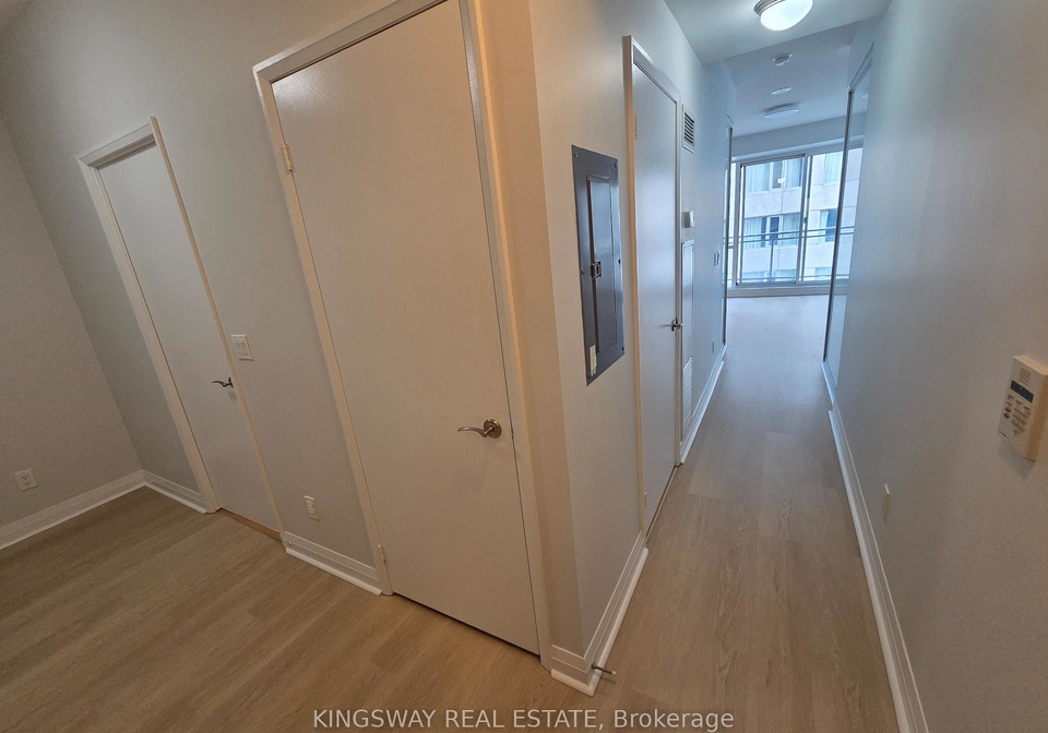 220-victoria-street-toronto-ontario-c12575364