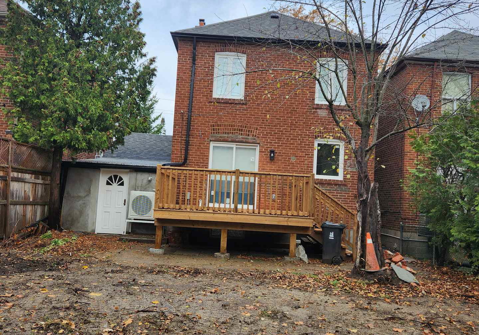 341-lawrence-avenue-w-toronto-ontario-c12575472