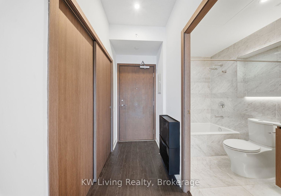 19-bathurst-street-toronto-ontario-c12575620