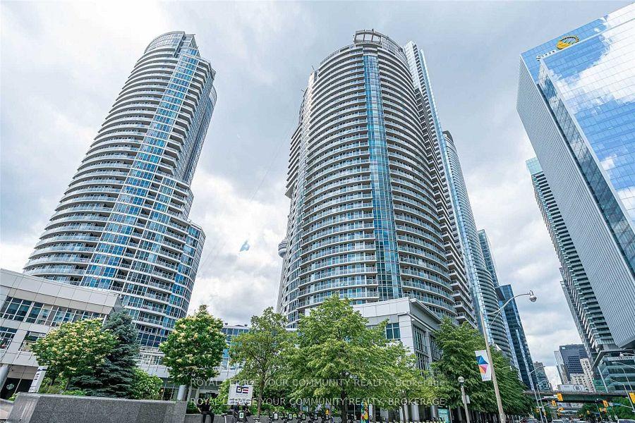 8-york-street-toronto-ontario-c12575636
