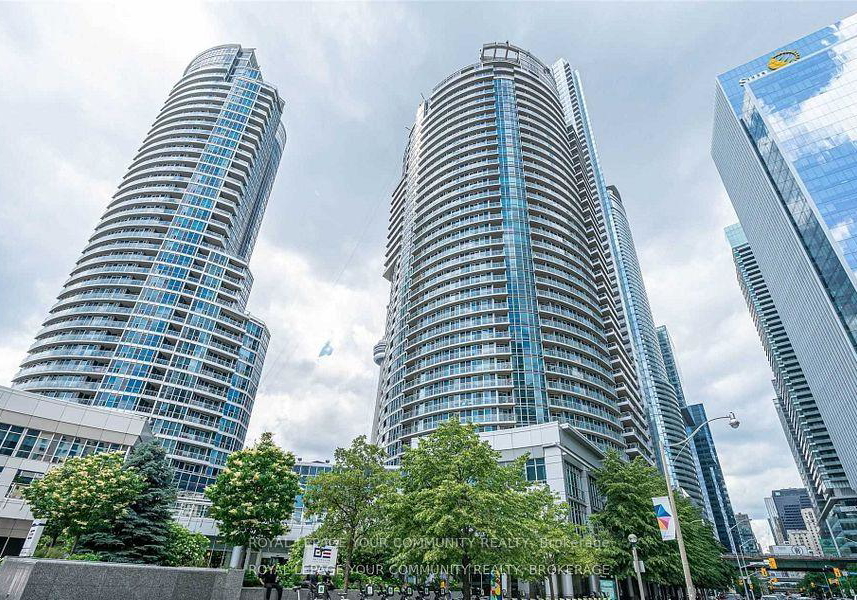 8-york-street-toronto-ontario-c12575636