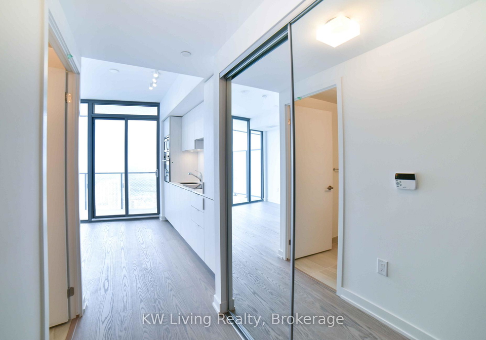 11-wellesley-street-w-toronto-ontario-c12575924
