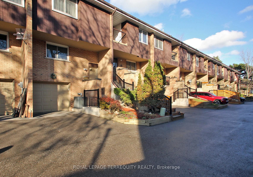 20-cotton-downway-north-york-ontario-c12576294