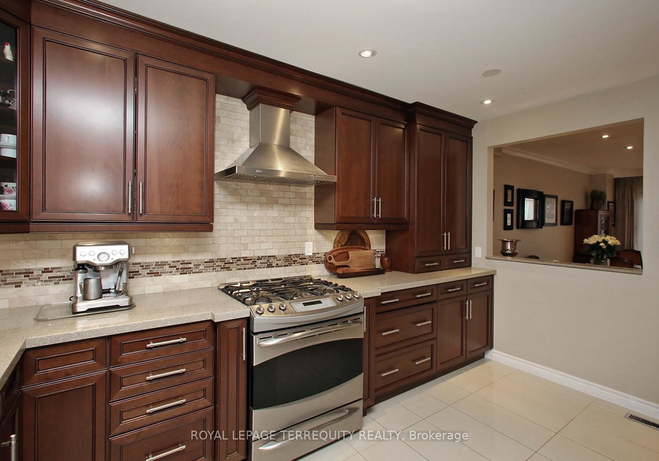 20-cotton-downway-north-york-ontario-c12576294