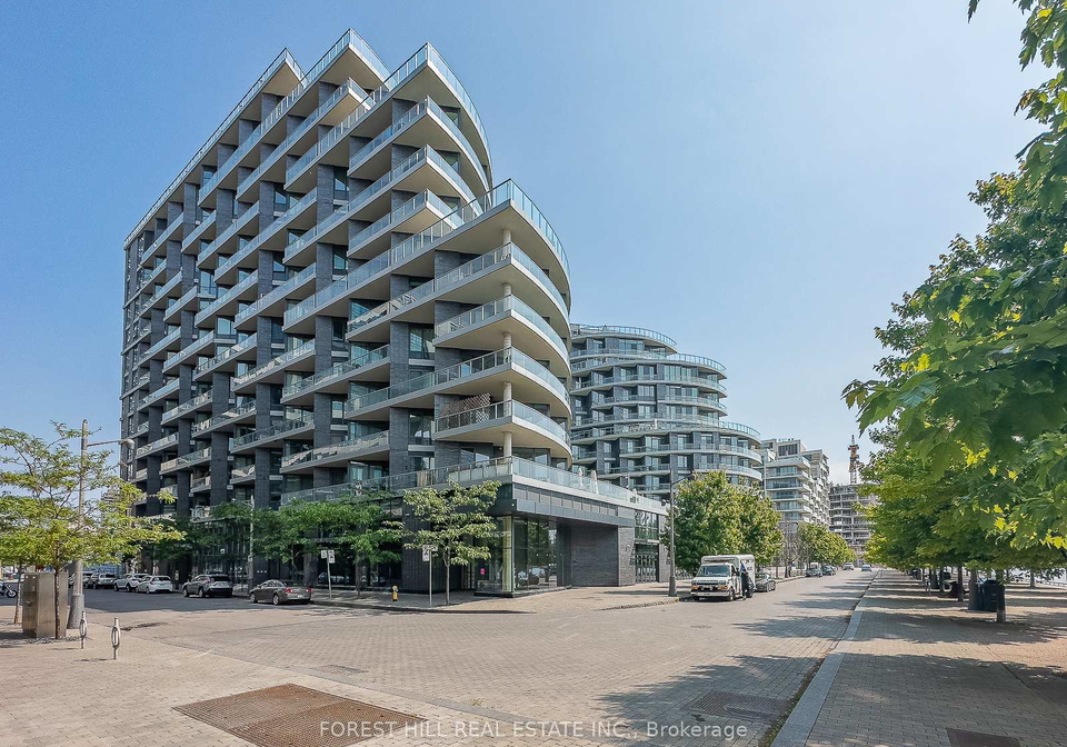 1-edgewater-drive-toronto-ontario-c12576430