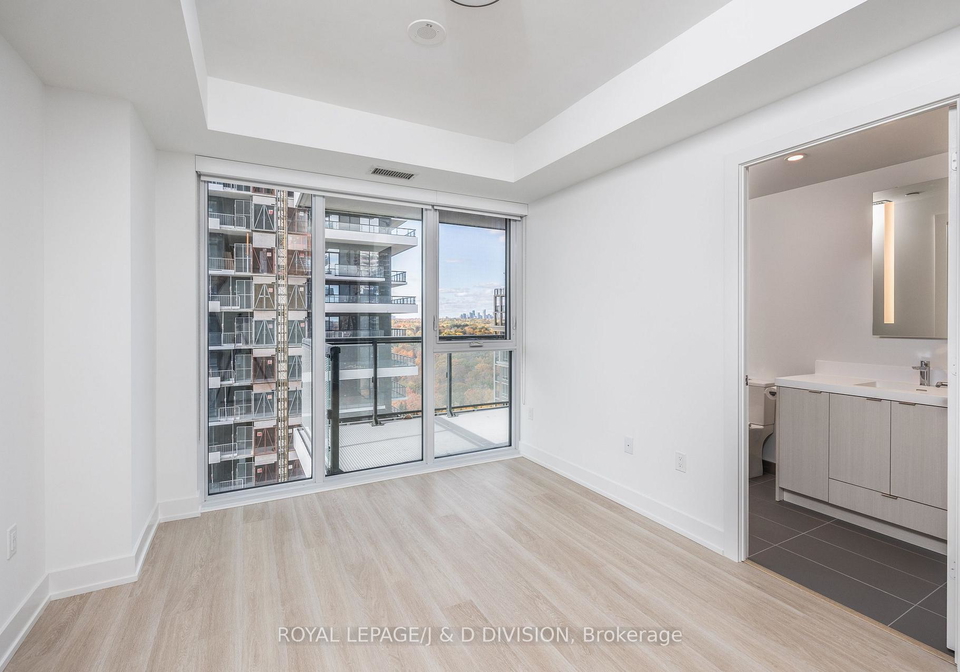 20-inn-on-the-park-drive-north-york-ontario-c12576466