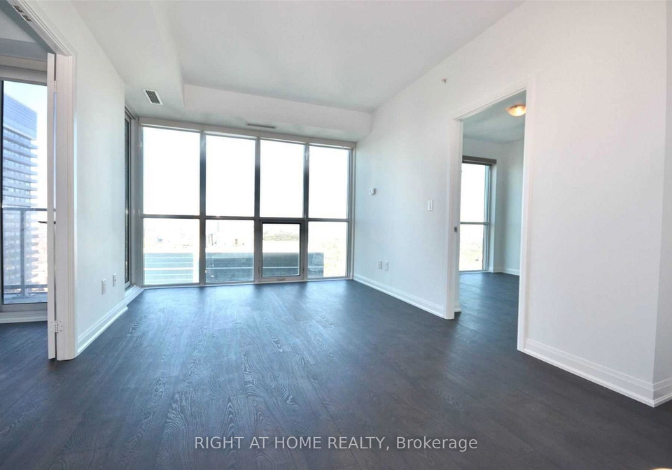 9-bogert-avenue-toronto-ontario-c12576630