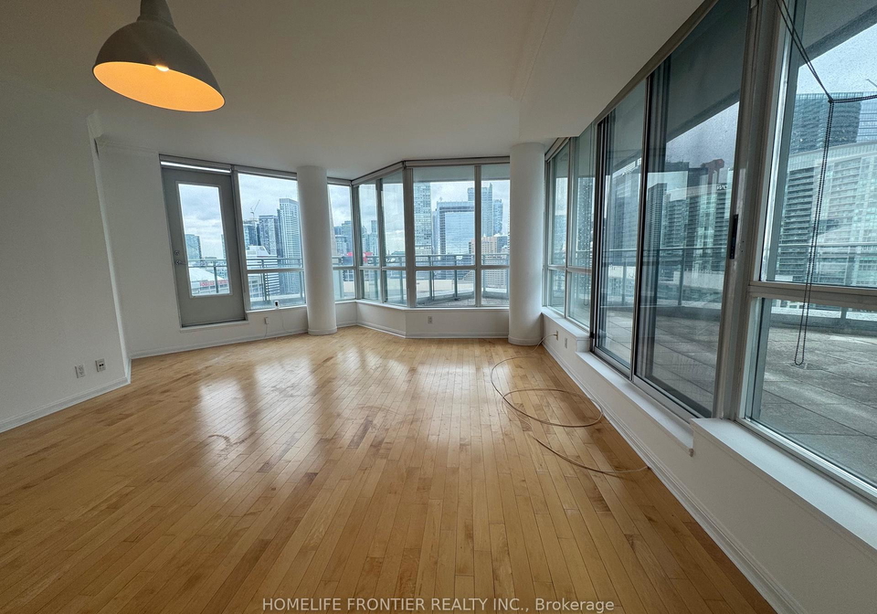 230-queens-quay-w-toronto-ontario-c12576706
