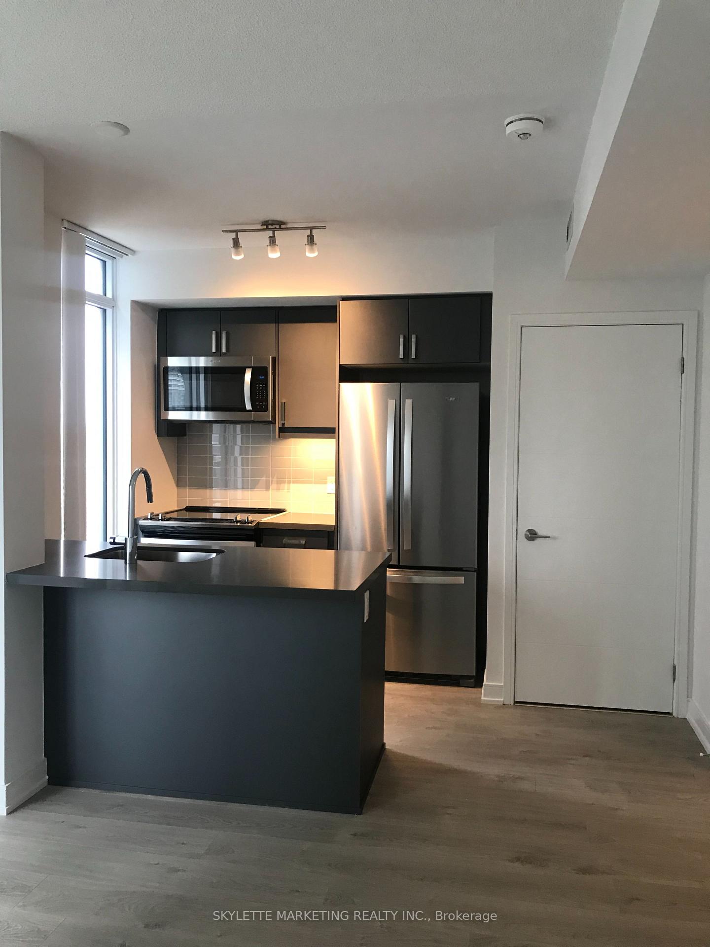 50-wellesley-street-e-toronto-ontario-c12576708