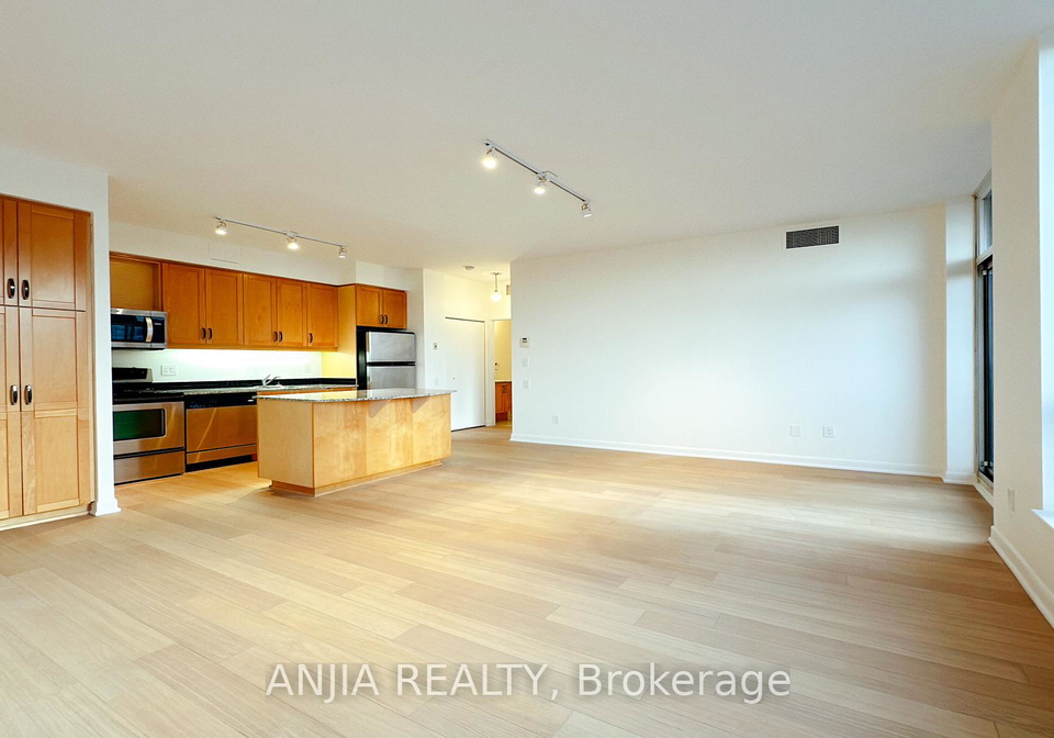 33-sheppard-avenue-e-north-york-ontario-c12577070
