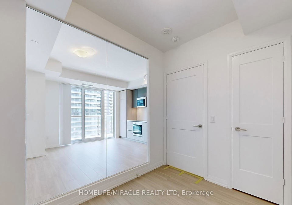 8-widmer-street-toronto-ontario-c12577164