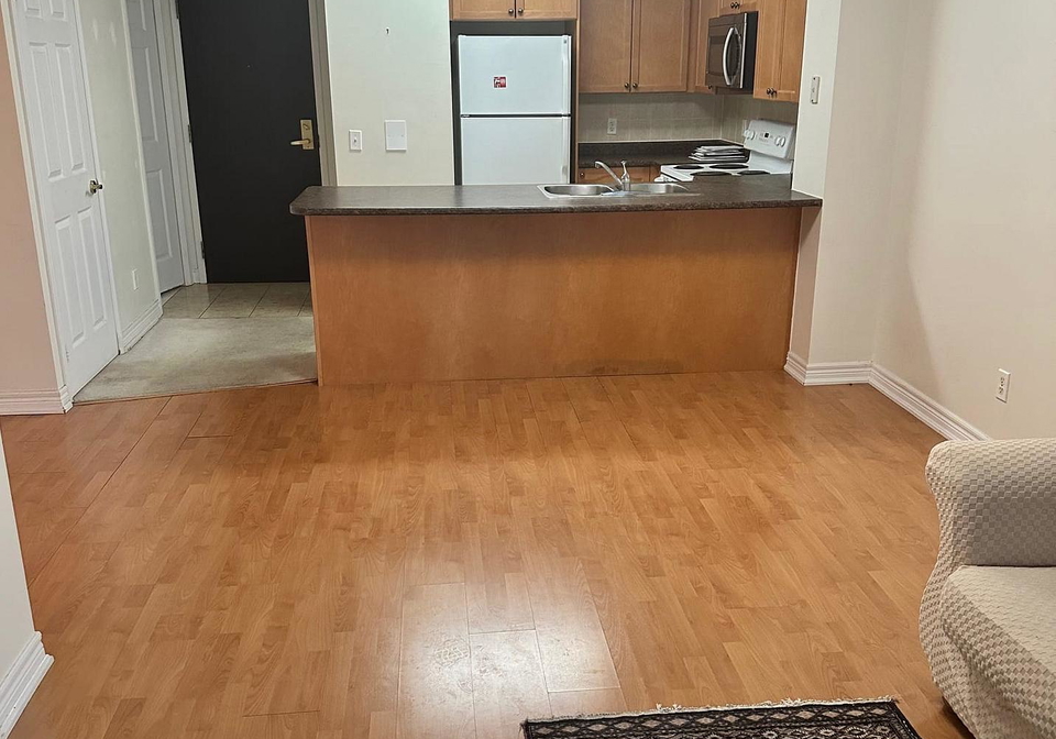 30-grand-trunk-crescent-toronto-ontario-c12577576