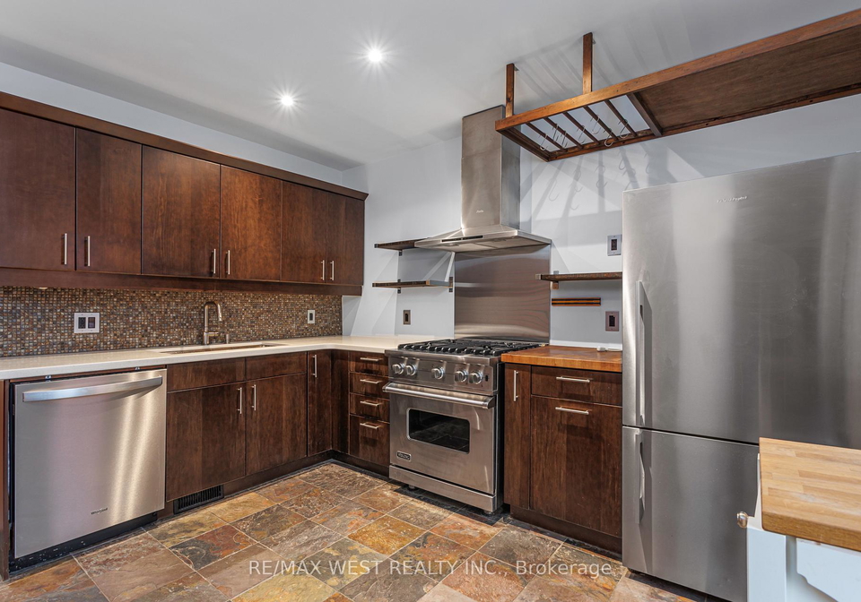 84-mackenzie-crescent-toronto-ontario-c12578238