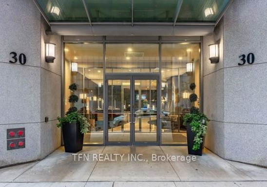 30-grand-trunk-crescent-toronto-ontario-c12578674